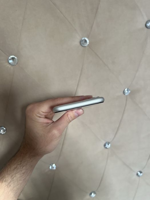 Продам IPhone 11 128gb