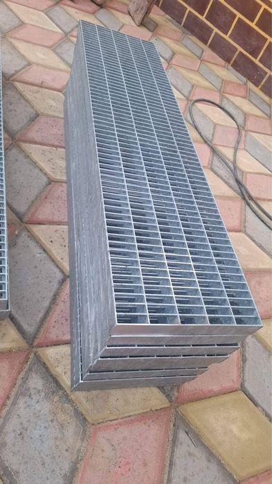 Trepte zincate 100x27