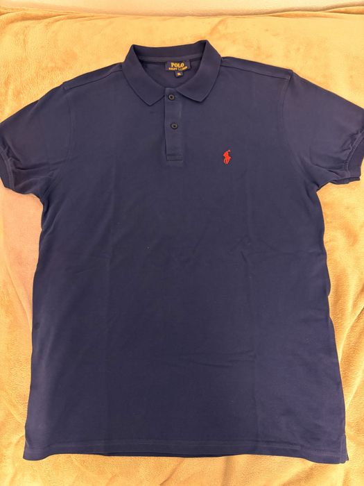 Tricou elegant polo perfect pentru o intalnire de afacere