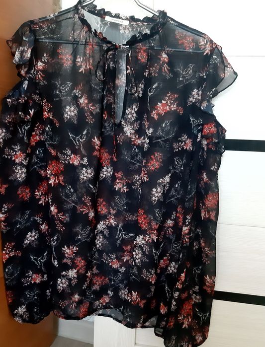 Продам три пакета женской одежды