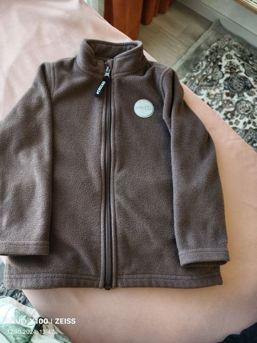 Рубашка, брюки, толстовка