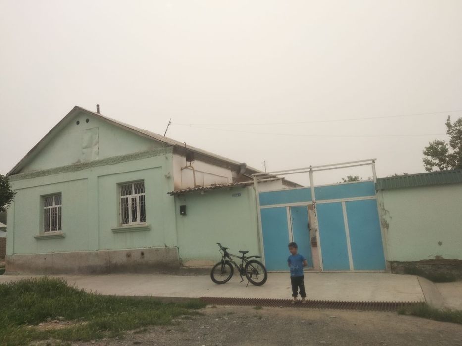 Ховли сотилади охтошда