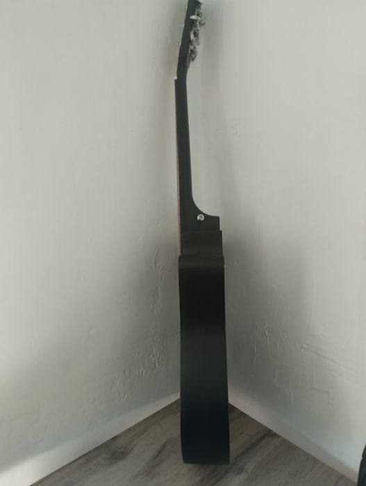 Продам гитару срочно