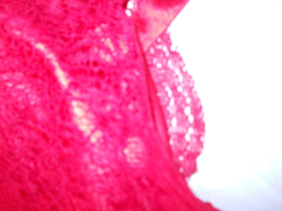 vand rochie rosie dantela