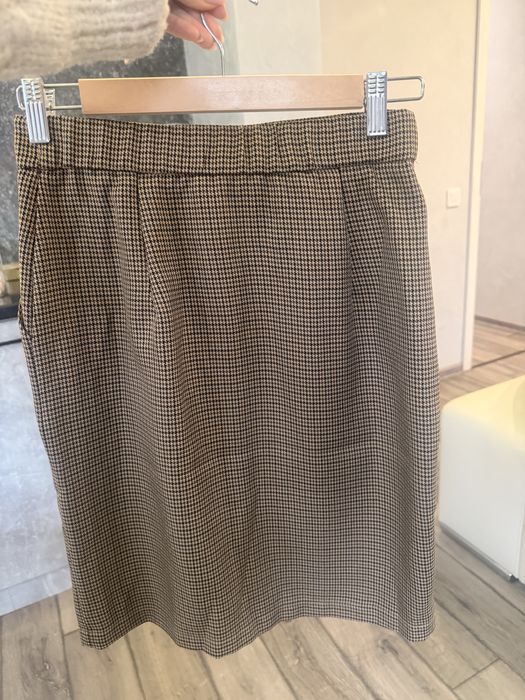 Дамска миди пола каре