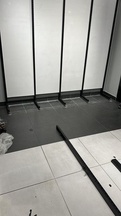 Rafturi etajere magazin dressing depozitare