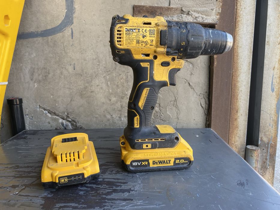 * DeWalt шуруповерт оригинал США в комплекте с 2-мя аккумуляторами