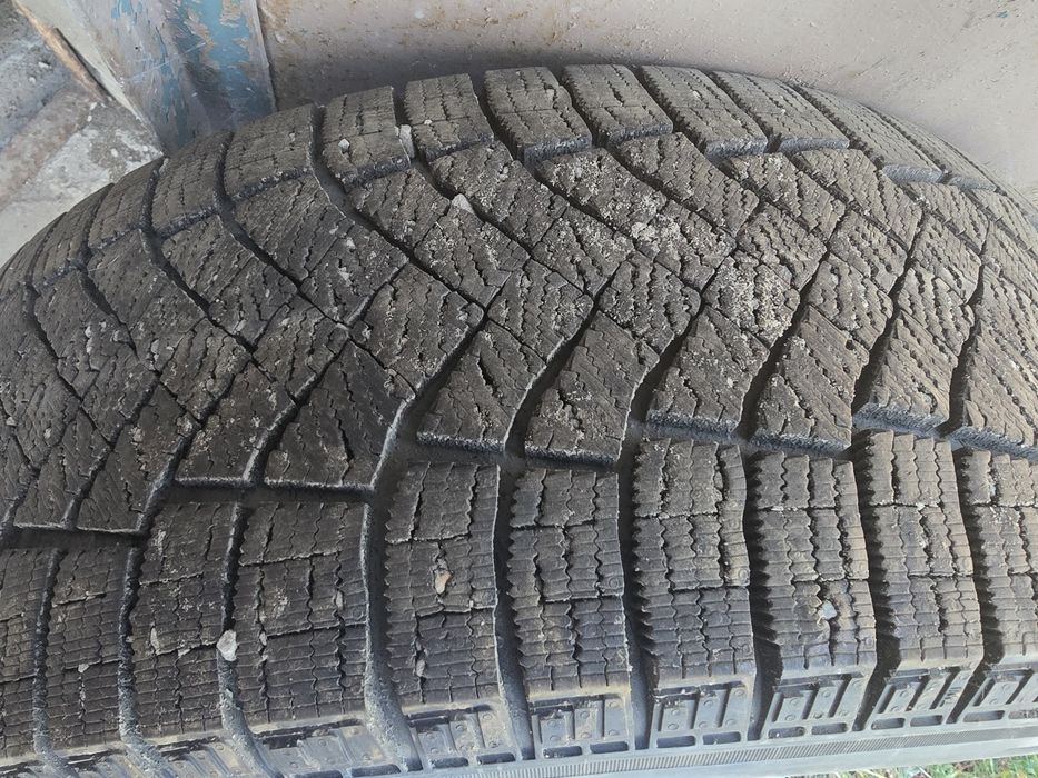 235/60/R18 Pirelli Ice Zero Scorpion (липучка)