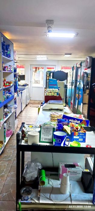 Casa+spațiu comercial,stradal