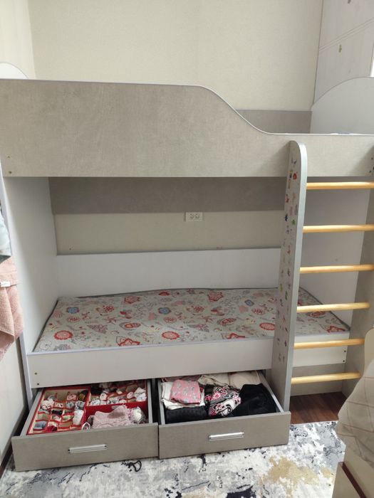 Продам двухярустную кровать