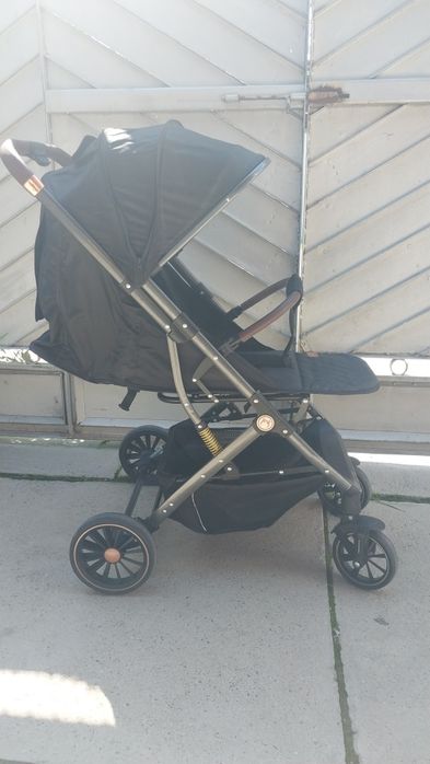 Детская коляска.