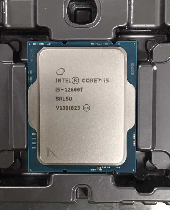 Intel Core i5-12600T impecabil