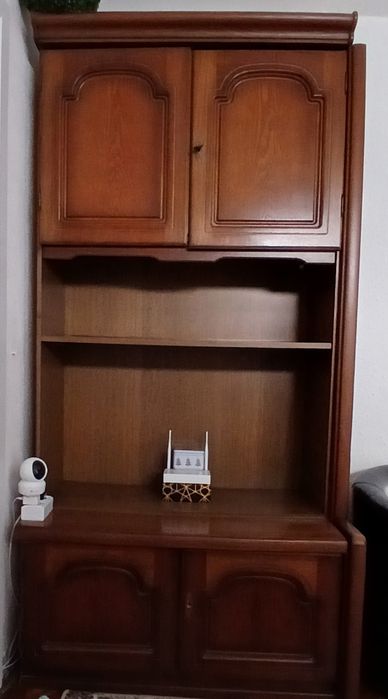 Mobilă din lemn masiv – stare bună
