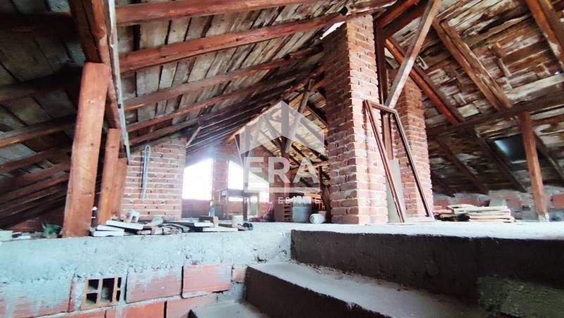 Kъща в гр. Сапарева баня с двор и гараж