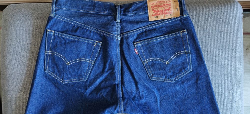 Продаются джинсы Levi's