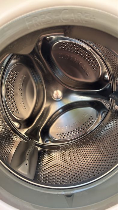 Пералня със сушилня whirlpool