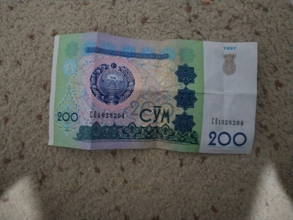 200 sum deyarli yangi holatda