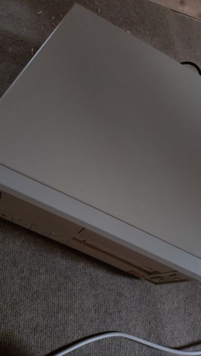 PC Retro Gaming – Pentium MMX 233MHz, Windows 98, Voodoo 3 – Complet cu tastatură, mouse și CD-uri – Perfect pentru jocuri clasice