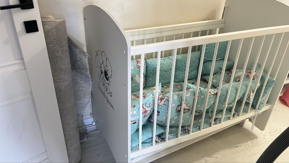 Детская кроватка