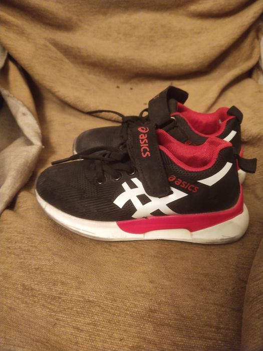 Продам детскую обувь