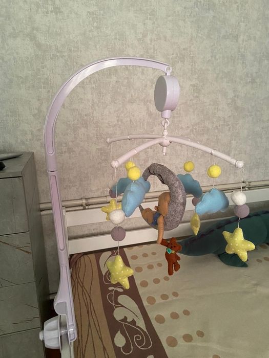 Продам детский мобиль в манеж!!!