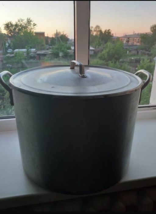 Продам алюминивую кастрюлю