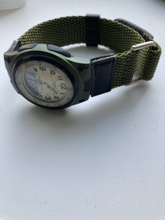 Продам современные военные часы CASIO- новые!