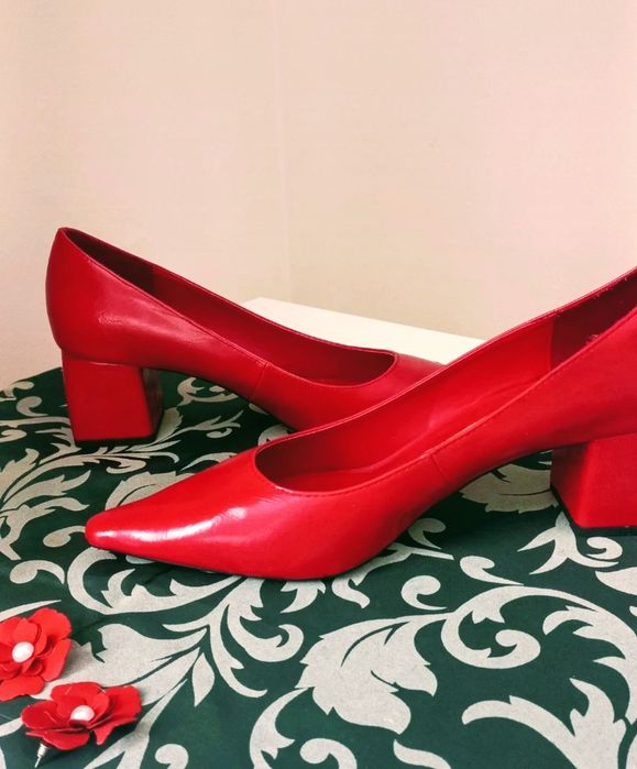 Vand Pantofi cu toc roșii 39 Zara