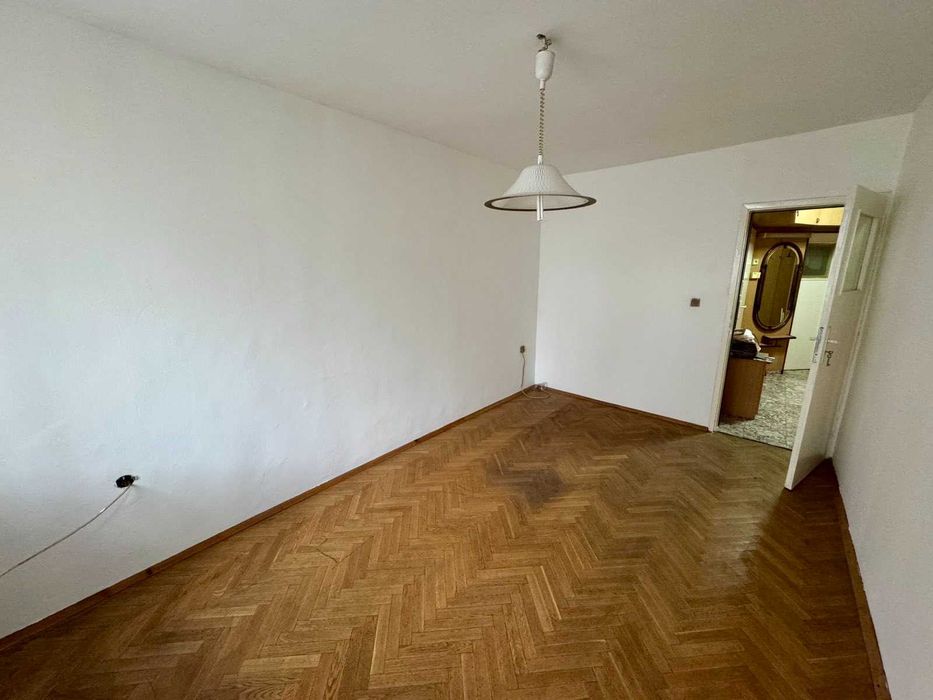 Дава се под наем Офис в Бургас, Център - 94 кв.м за 510 € - Снимка #3