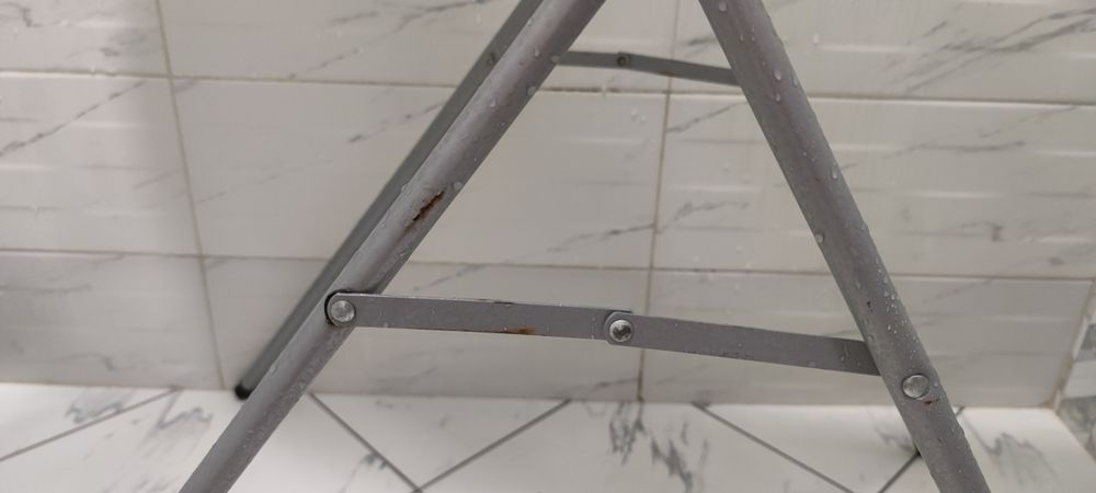 Вана със стойка за бебе