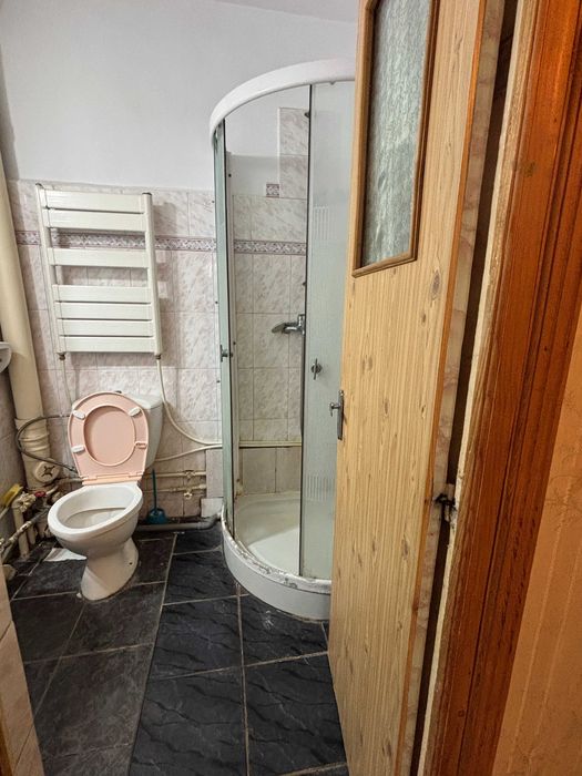 PROPRIETAR - GARA/BILLA - Camera mare(living) in apartament 4 camere