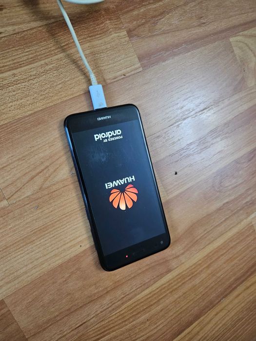 Huawei P9 Lite Mini placa defectă , display bun si baterie