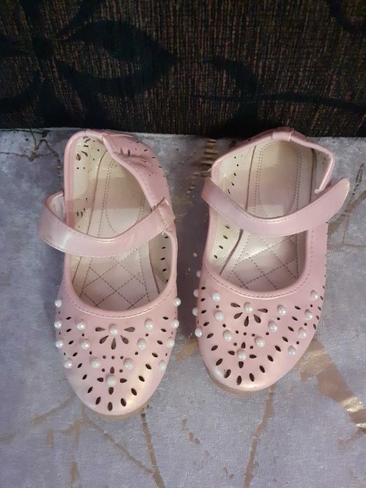 Детски обувки и маратонки за момиче