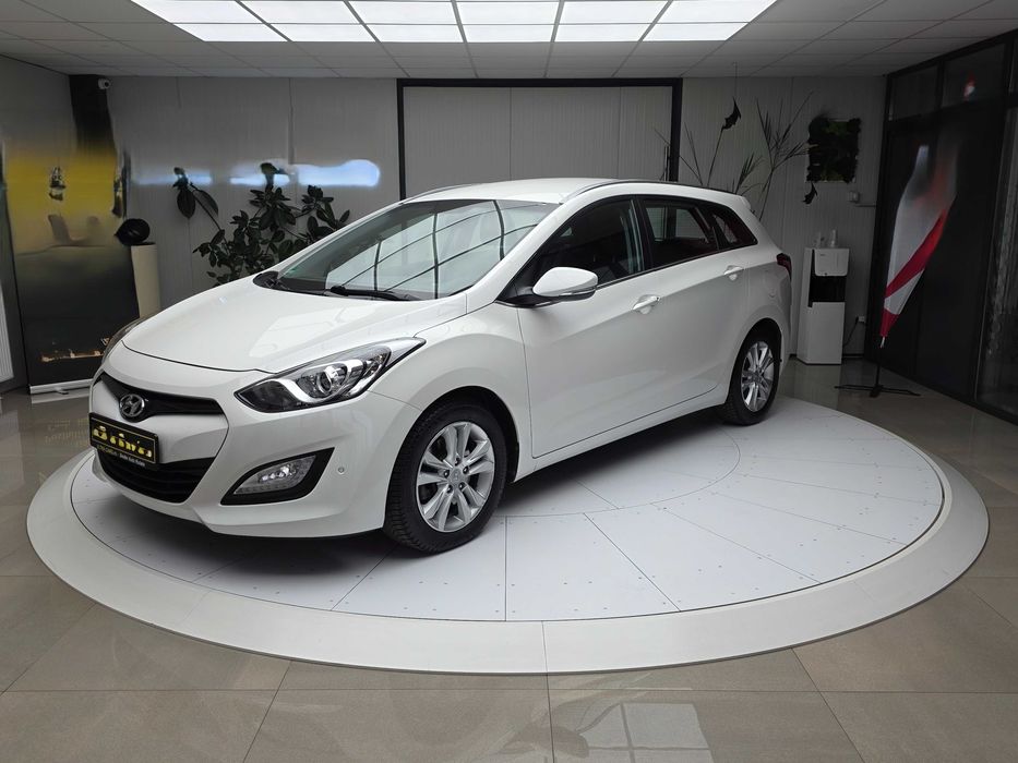 Închirieri Auto Focșani / Vrancea - Hyundai i30 COMBI AUTOMAT • Flotă Diversă