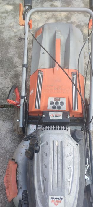 Vând mașină de tuns iarba  Ruris RX4415