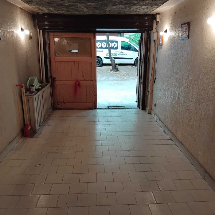 Дава се под наем Гараж / Паркомясто в София, Гео Милев - 20 кв.м за 250 € - Снимка #5
