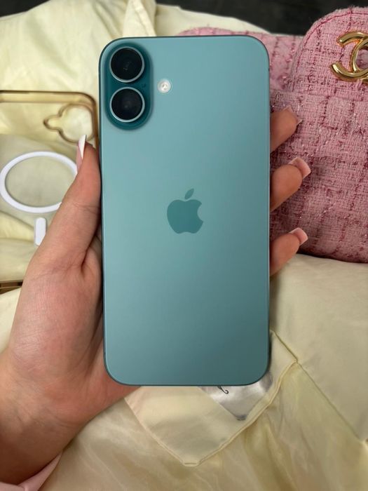 Обменяю айфон 16 плюс