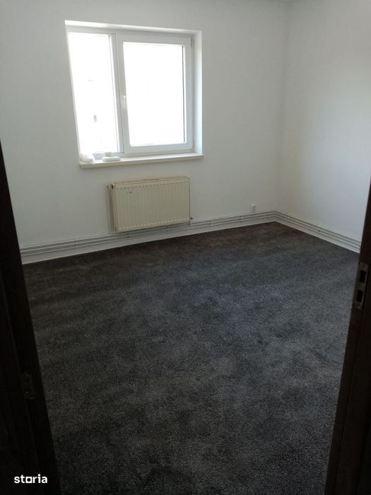 Vând APARTAMENT renovat