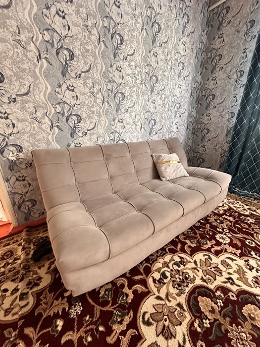 Продам стильный раскладной диван в отличном состоянии