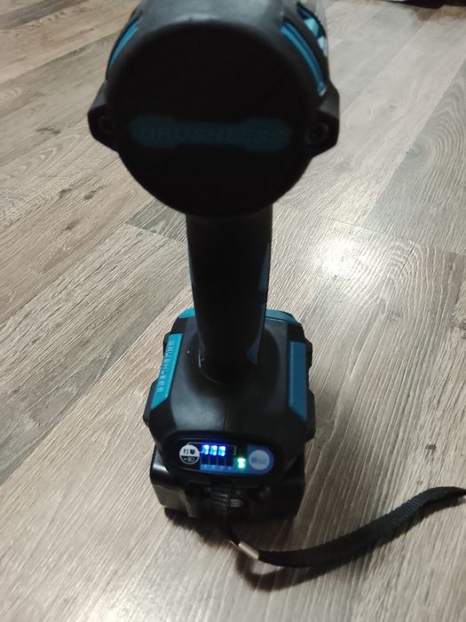 Autofiletanta Makita DTD173 cu baterie NOU