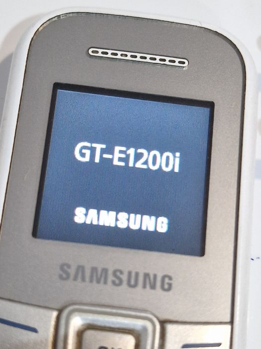 Telefon Samsung Gt - E 1200i