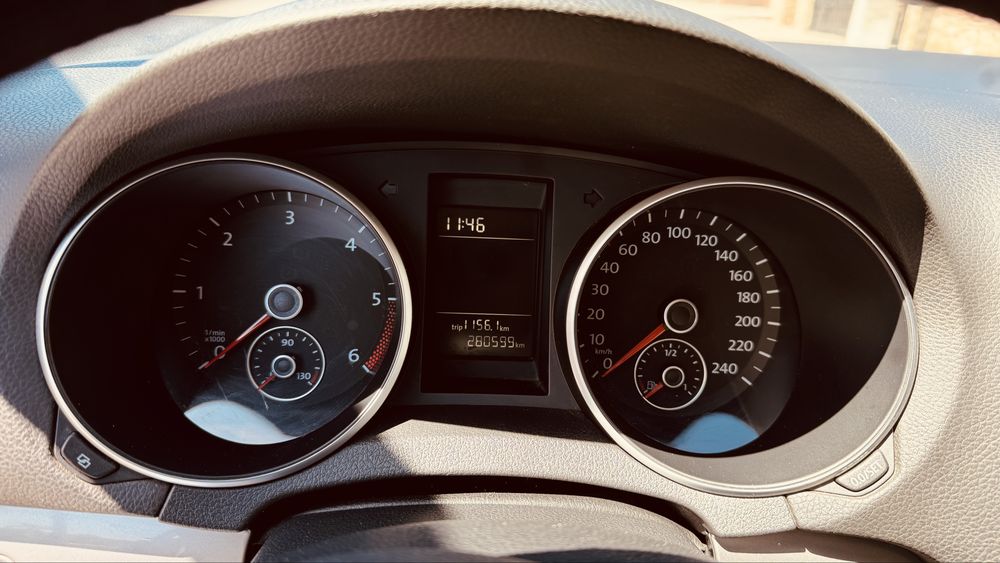 VOLKSWAGEN Golf 2012 — imagine 4