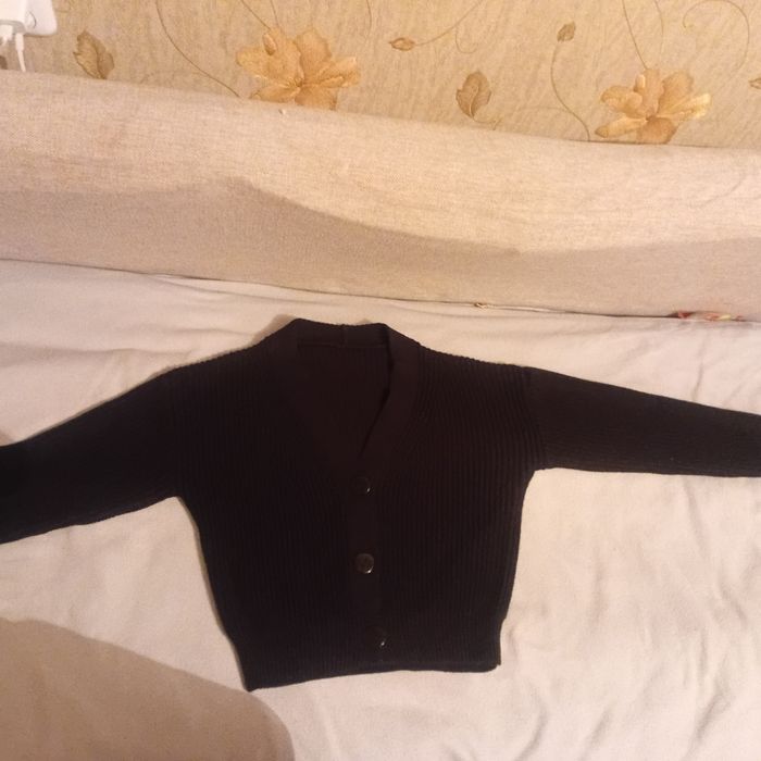 Продам одежду ,платье , топ,кардиган и джинсы