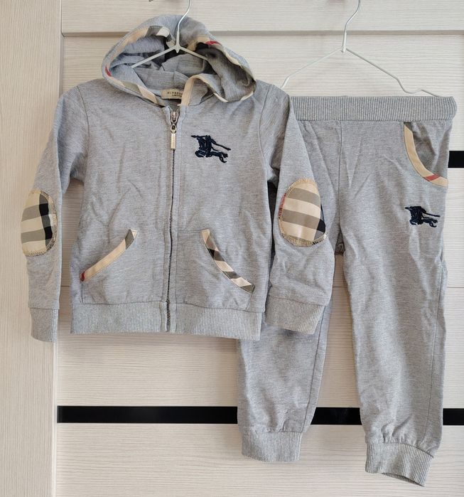 Продам костюм спортивный