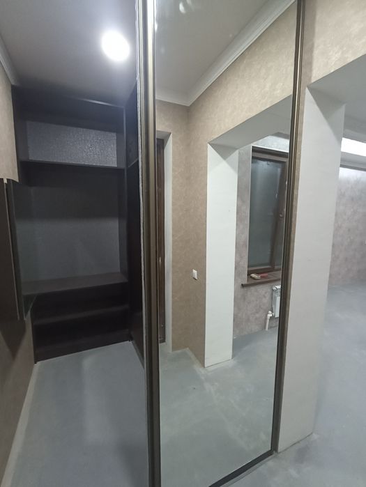 Встроенная мебель, потайные зеркала, гардеробные на заказ