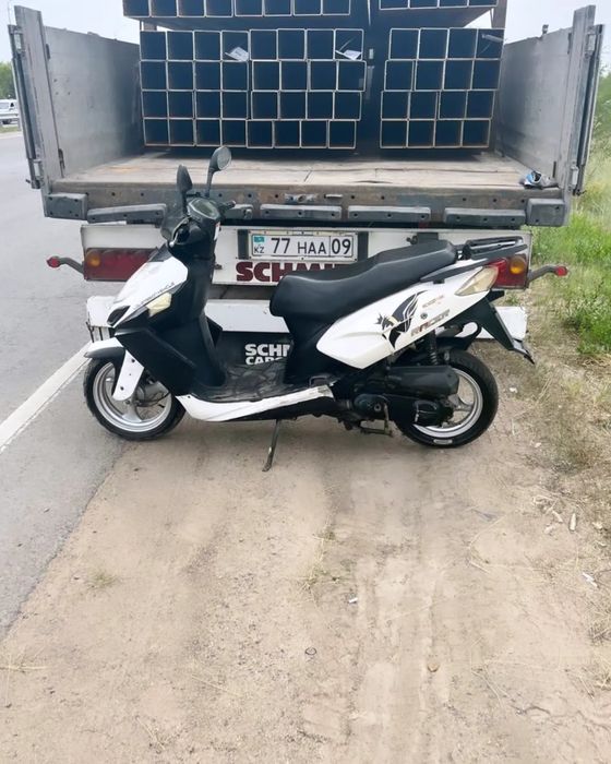 Скутер рэйсер 80