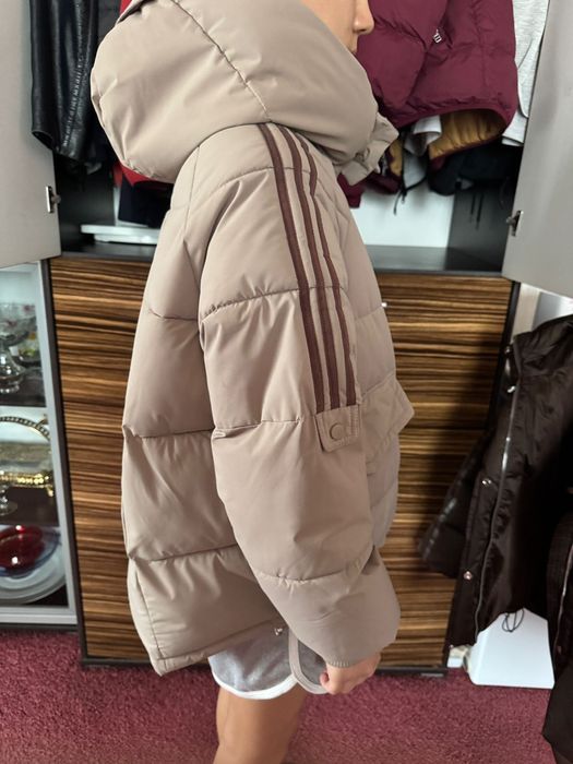 Продам детскую куртку