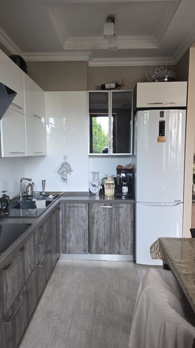 Продам кухонный гарнитур в комплекте