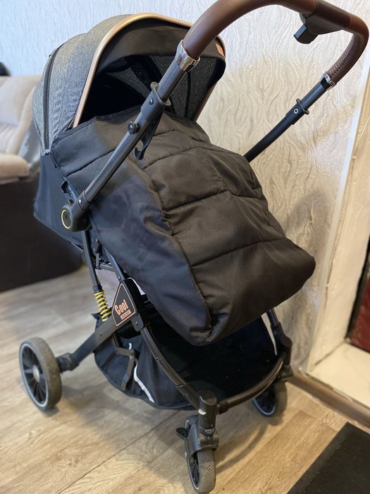 Продам прогулочную коляску