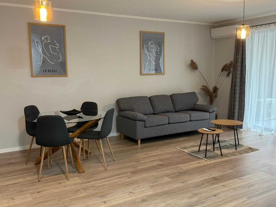 PF închiriez apartament cu 2 camere, aflat la prima închiriere în zona The Office.